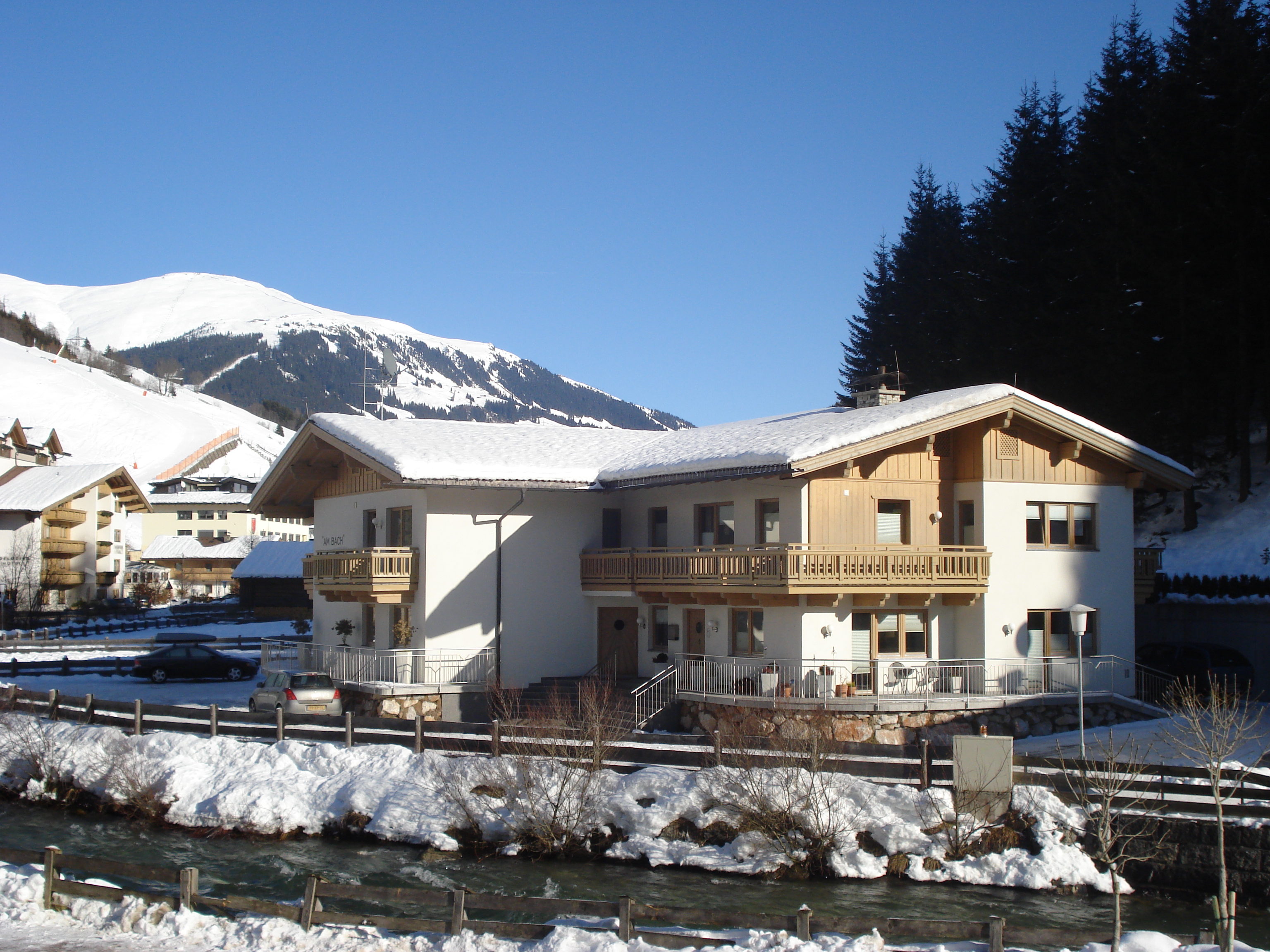 Eigener Balkon mit Blick auf die Berge